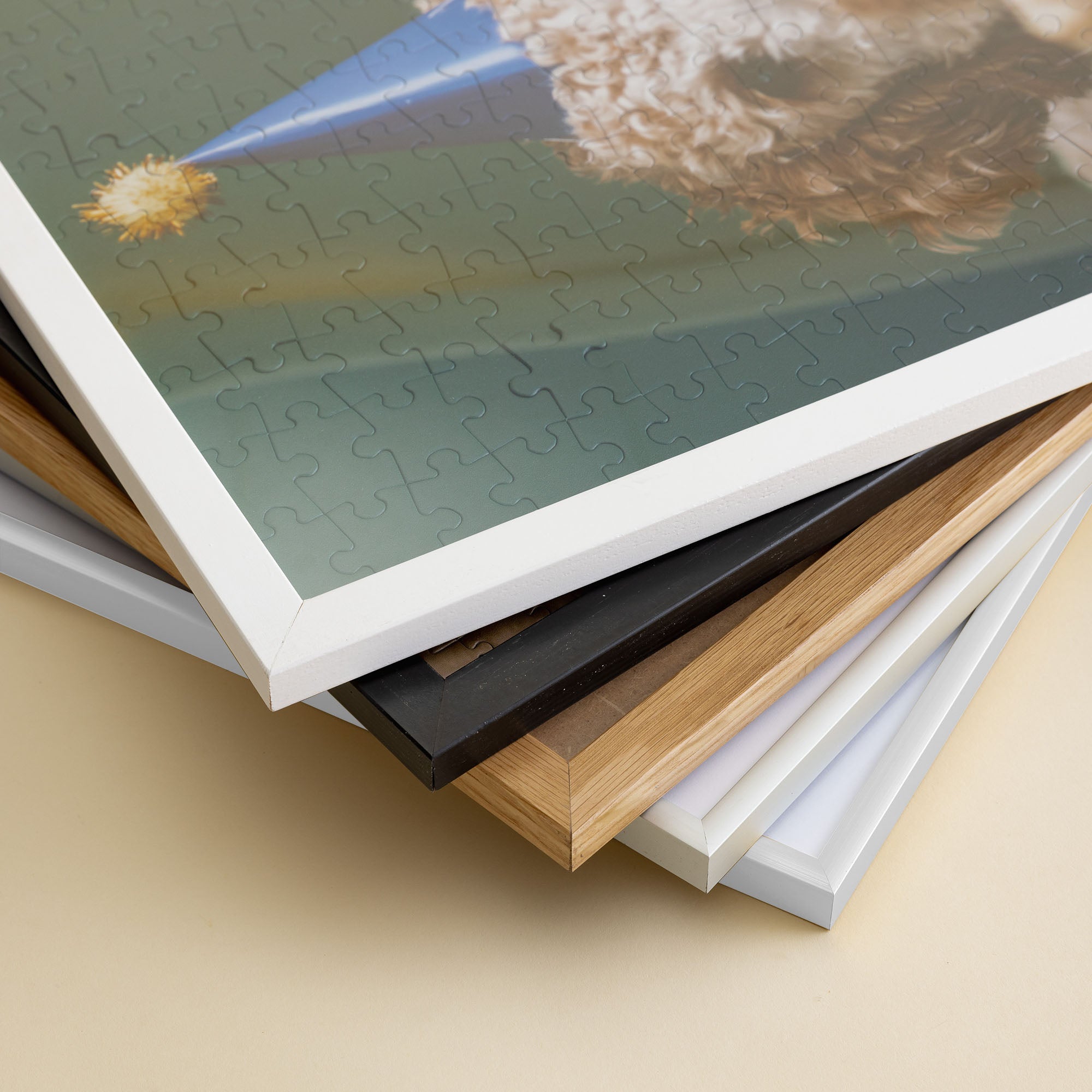 Bilderrahmen Kollektion – verschiedene Rahmen in Schwarz, Weiß und Holzoptik für Poster und Fotos, stilvolle Wanddekoration und elegante Wohnaccessoires