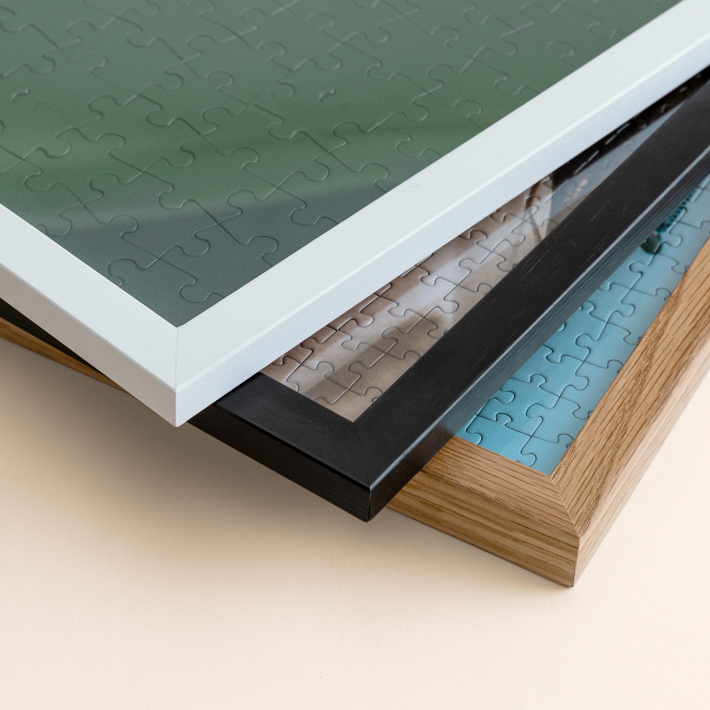 Personalisiertes Fotopuzzle mit Holzrahmen – individuelles Poster mit eigenem Foto im eleganten Eichenrahmen als stilvolle Wanddekoration und besonderes Geschenk